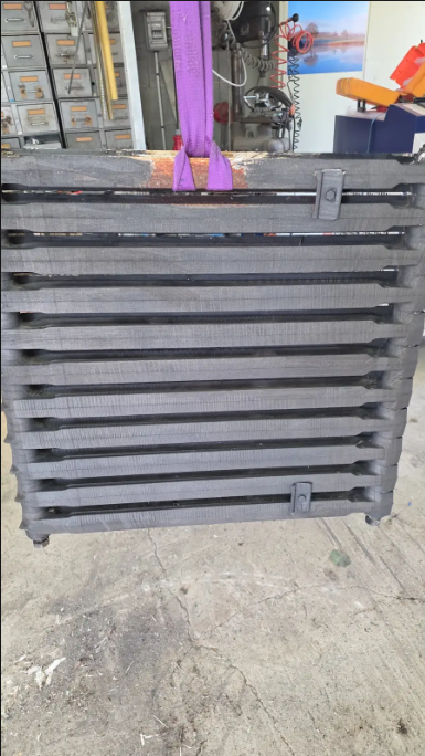 Grille fonte — décapage intégral — après