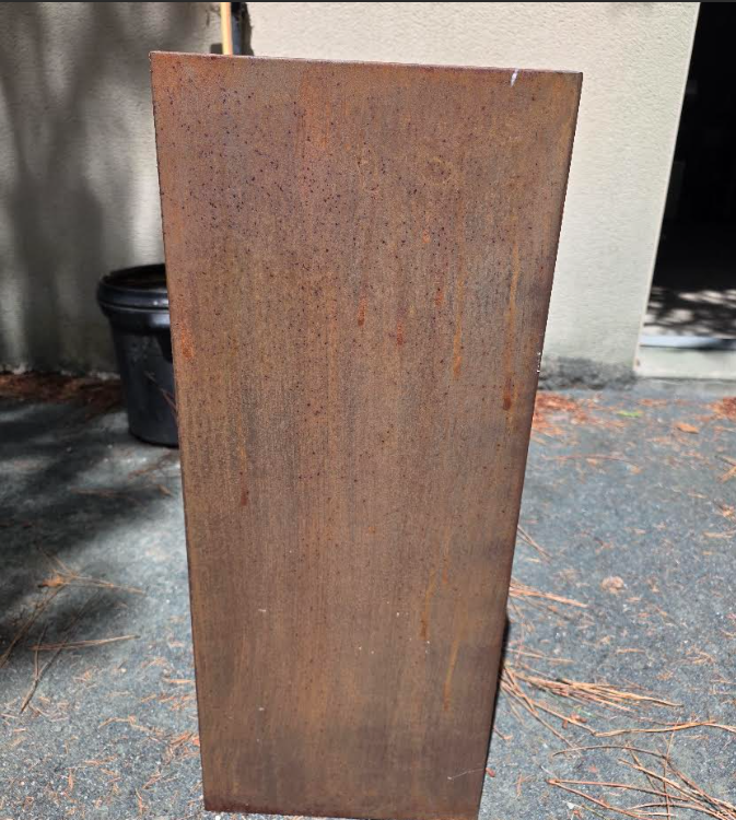 Plaque acier — surface remise à nu — avant